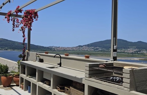 Seixas Villa | Spectacular view of the river, the sea and Spain. Magnificent layer of sun !