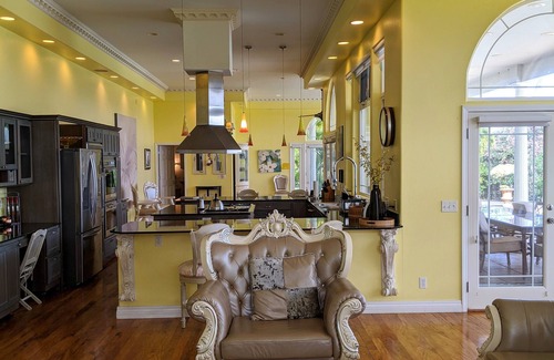 Wainaku House | Spectacular Views! Gorgeous Home In Hilo With Pool