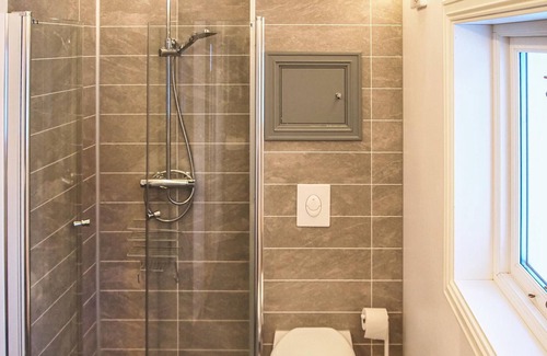 Dyrvik Apartment | Spend an unforgettable vacation surrounded by beautiful nature in this vacation home!