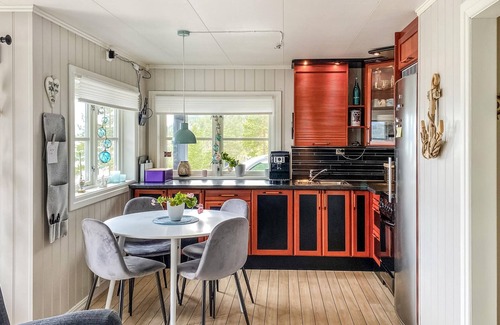 Torjulvagen House | Spend beautiful vacations in this cottage near the village Bæverfjord