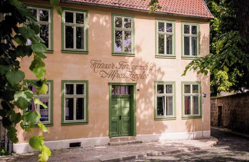 Halberstadt Apartment | Spend the night in a monument with a view of the trees in the middle of the old town