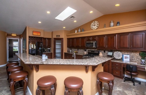 Lake Havasu City House | Spend your holidays in Havasu! Vacation oasis close to the London Bridge