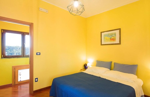 Reggio Calabria Apartment | Spend your vacation in wonderful scenery.