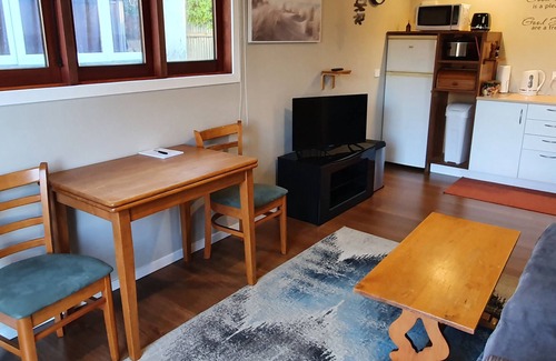 Motueka Cottage | Spic-and-Span on King Ed