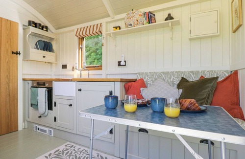 South Leigh Cottage | SPINDLE, with pool in Witney