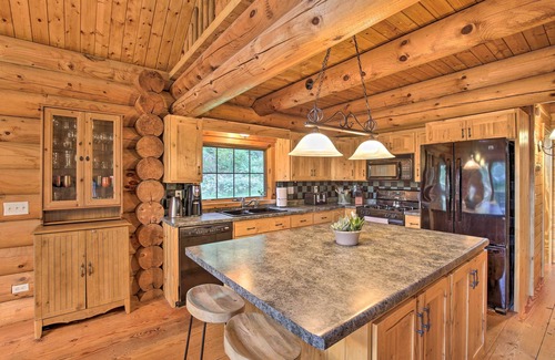 Lake City Cabin | Splendid Family Cabin w/Hot Tub & Grill!