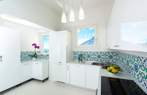 Amalfi Villa | Splendid luxury villa, an ancient palace in Amalfi with jacuzzi-pool and sea-view, at 300 m from the