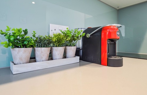 Kilburn Apartment | Split Level Studio at West Hampstead