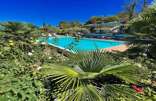 Spoleto Villa | Spoleto Poolside/0.7 kms to central Spoleto/sleeps 20/Wifi+aircon.