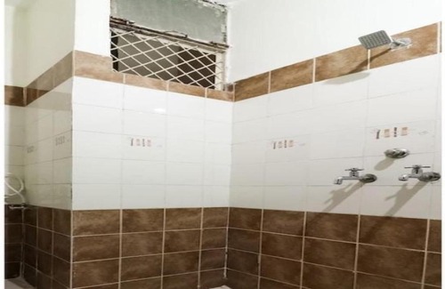 Gwalior Hotel | SPOT ON 81496 Maruti Nandan Guest House