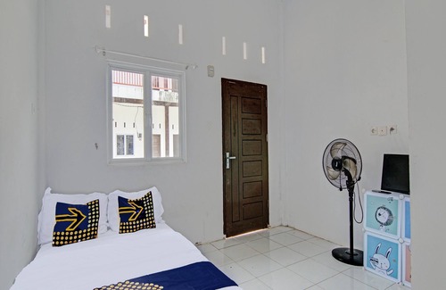Pekanbaru Hotel | SPOT ON 91828 Homestay Dinda Syariah Near Masjid Al Amin