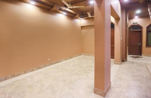 Allahabad Hotel | SPOT ON Hotel Sarojani Villa