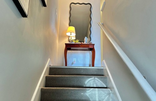 Kipling House | Spotless Townhome 3 Bed 4 Bath with First Floor Master Close to Campbell