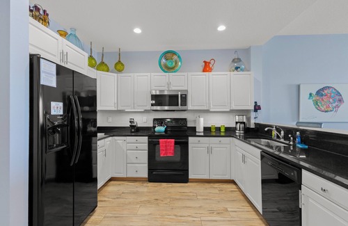 Clearwater Beach Condo | Spotless Unit Stunning Balcony Views Comfy King Beds Walk 2 Beach No Car Needed