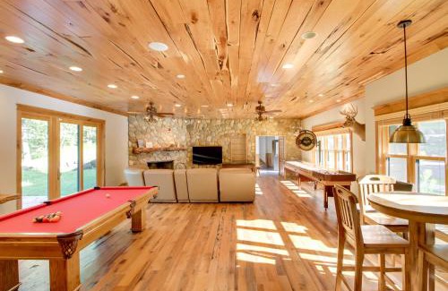 Lake Shore House | Sprawling Minnesota Home with On-Site Lake Access