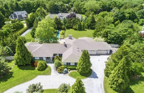 Remsenburg House | Sprawling Southhampton Township Ranchnn