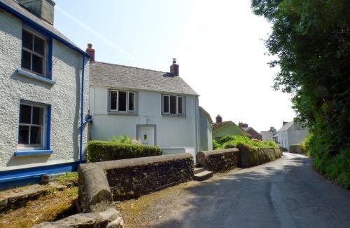 Laugharne House | Spring Garden Cottage