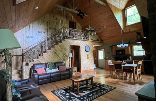 Bryson City Cabin | Spring is Here! Come Enjoy the Great Outdoors at Poplar Lodge!