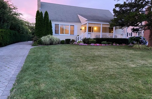 Spring Lake House | Spring Lake NJ nestled perfectly between downtown and two blocks from the beach!