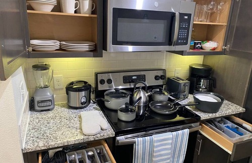 Spring Apartment | Spring Modern 1 BR King Long term fully equipped