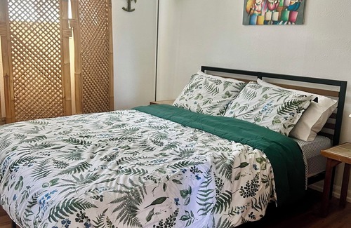Grants Pass House | Spring Special- Tropical Vibes in the Pines