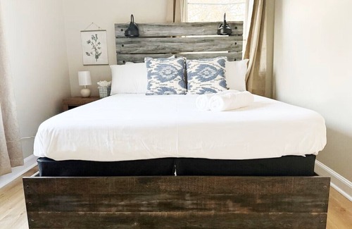 Evansville Apartment | Spring Street Suite D