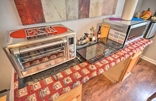 Springfield Apartment | Springfield Apt w/Deck + Central Location!