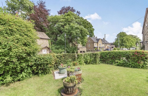 Chipping Cottage | SPRINGFIELD COTTAGE, pet friendly, with open fire in Chipping