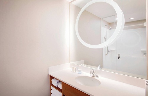 Windsor Locks Hotel | Springhill Suites Marriott Airport