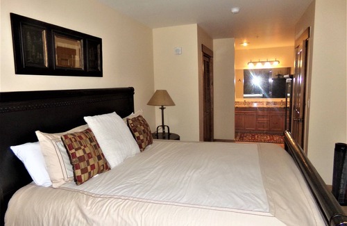 River Run Hotel | Springs 2 Bed 3 Bath Murphy