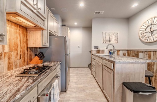 Buffalo Springs House | Springs Ridge A - 2BR/2BA - Lakeside Property