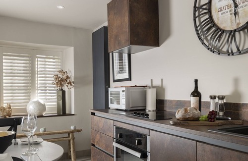 Tetbury Apartment | Squirrel Cottage is a perfect romantic getaway for two, having been lovingly renovated and fully mod