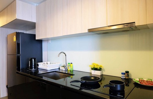 Samsen Nai Condo | [SR 2.4] 2BR FUTURISTIC @ BTS, Bangkok