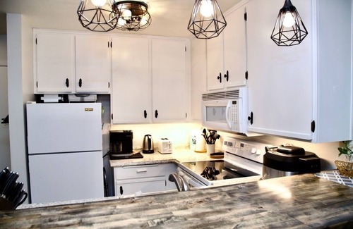 Mammoth Lakes Condo | St Anton Condos #77 (1-Bedroom) by RedAwning