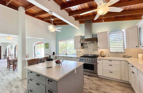 Frederiksted Southeast House | St Croix Paradise- FROM NOW UNTIL NOVEMBER 15th BOOK FOR 5 NIGHTS STAY FOR 6