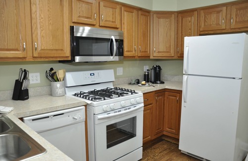 St. Charles House | "St Geneva" Private With River View! 10 min to Lamplight Equestrian Center