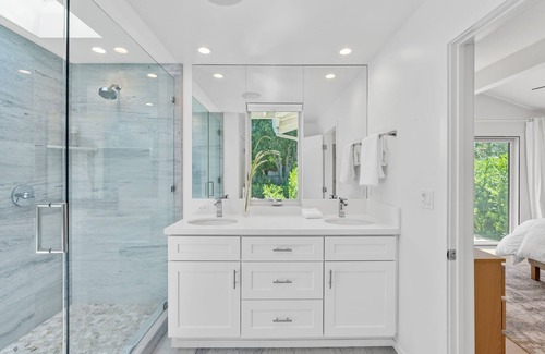 St. Helena House | St. Helena vineyard adjacent three/ three bath compeltely updated with pool.