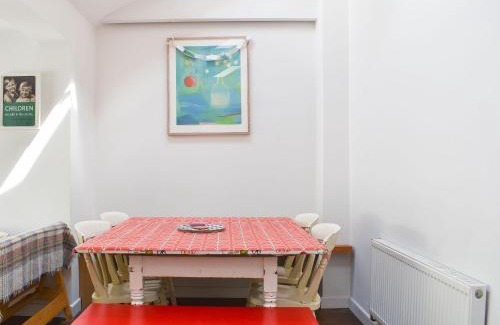 Shaftesbury House | St James Cottage