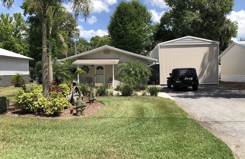 Astor House | St Johns River Hickory Hideaway