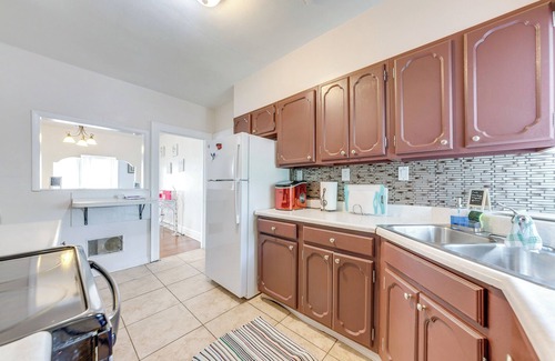 Beverly Hills Apartment | St Louis Vacation Rental ~ 10 Mi to Downtown!