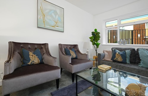 South Ruislip Apartment | St Martins 2 Bedroom & 2 Bathroom Apt. 1 - Ruislip