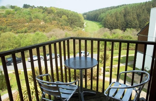 St Mellion Cottage | St Mellion Stunning 2 B/R home - Free St Mellion Golf, lovely views, pool/gym