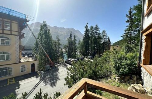 St. Moritz Apartment | St Moritz 2bedr apt parking lake view