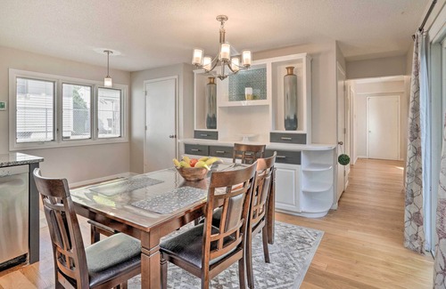 Highland House | St Paul Abode w/Deck ~ 6 Mi to Minneapolis!