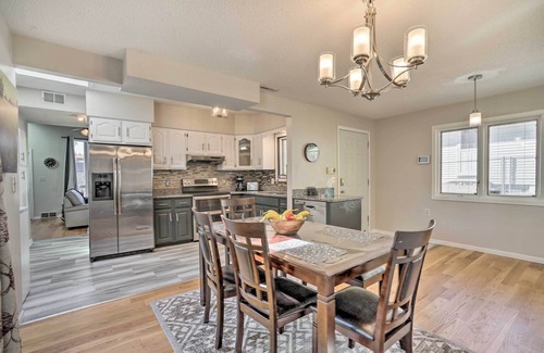 Highland House | St Paul Abode w/Deck ~ 6 Mi to Minneapolis!