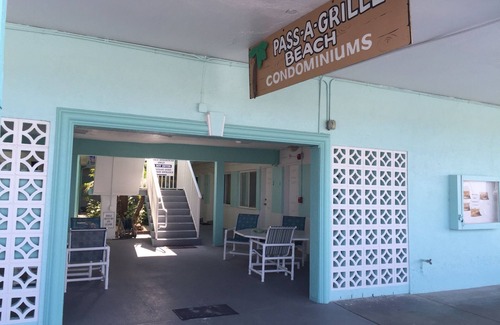 Pass-a-Grille Historic District Apartment | St. Pete Beach Pass-A-Grille studio right on the Gulf of Mexico.