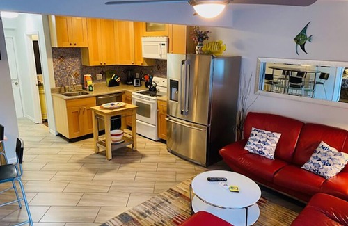 St. Pete Beach House | St Pete Beach Waterfront Dock New Wave Getaways 3
