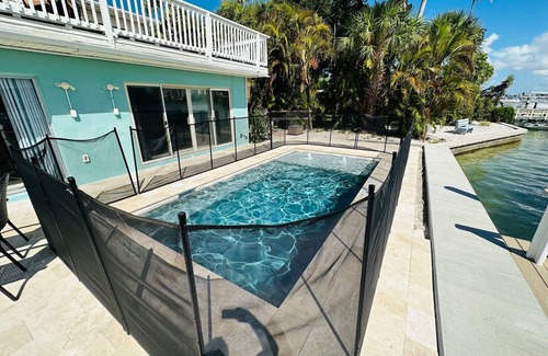St. Pete Beach House | St Pete Beach Waterfront Dock New Wave Getaways 3