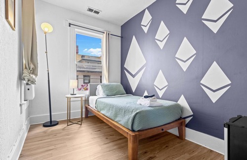 Downtown St. Petersburg Bed & Breakfast | St. Pete September Fest 20%Off Your Urban Getaway!