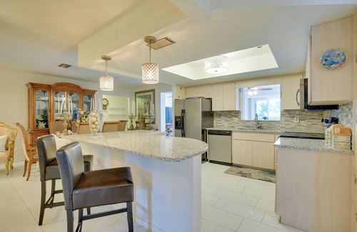 Disston Heights House | St. Petersburg Home w/Tropical Yard & Pool!